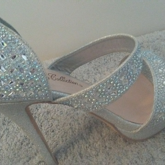 💰 FINAL PRICE!💰De Blossom Collection Heels - Picture 2 of 4